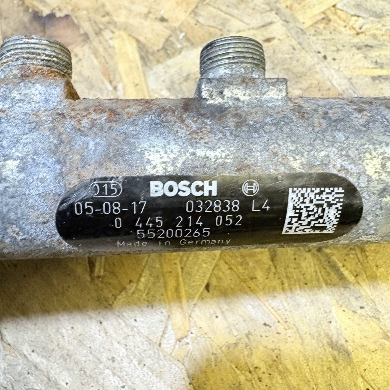 Fiat Doblo Punto Idea Lancia Musa 1.9 JTD Diesel Fuel Rail 0445214052 55200265