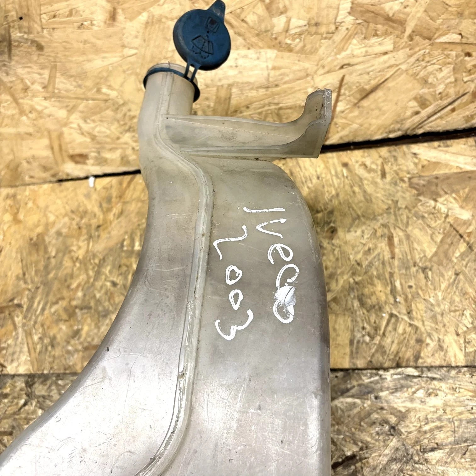 Iveco Daily 3/III 2000-06 Windscreen Washer Bottle Tank Pump 500336393