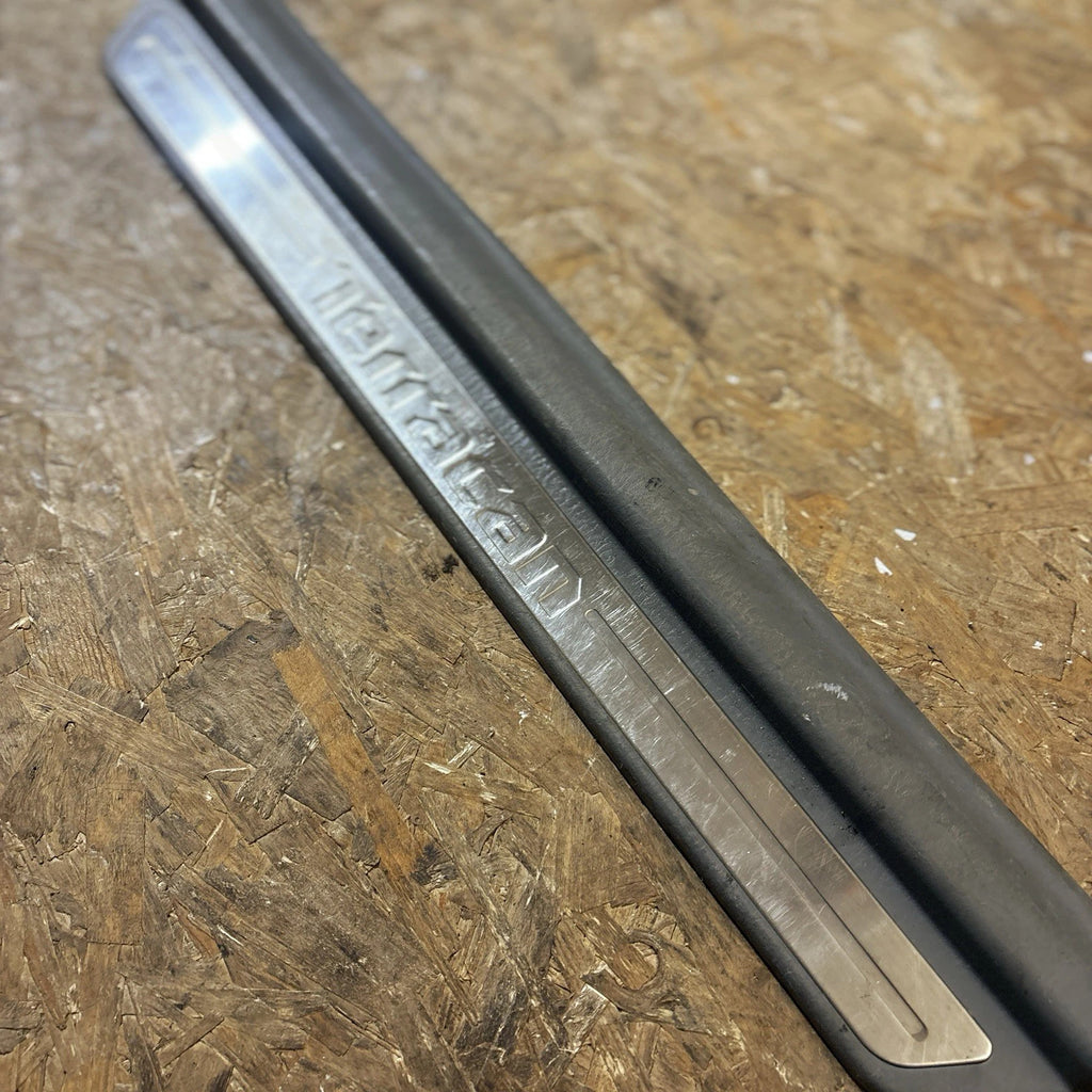 Door Sill Profile Right Ant DX Hyundai Terracan (HP) [01-08] 84260-H1002