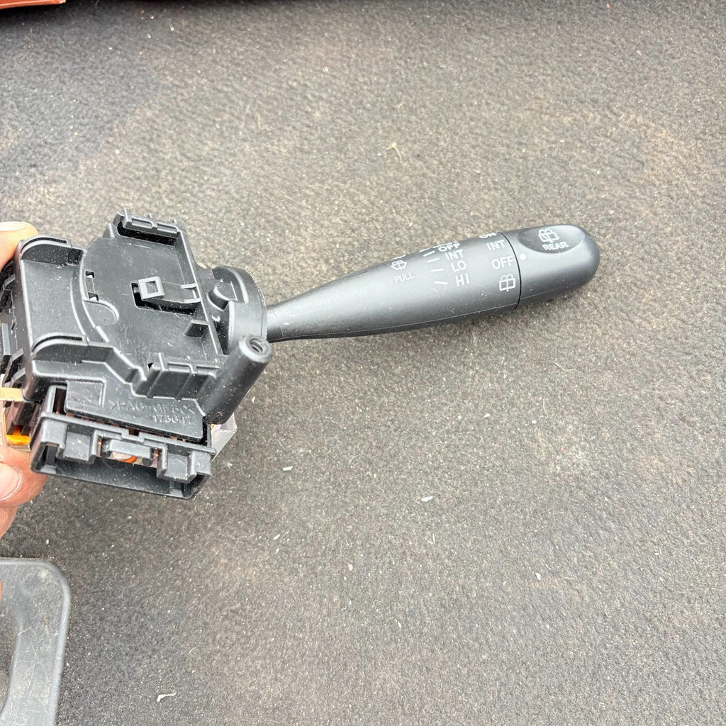For 2001-2005 Toyota RAV4 Turn Signal Switch