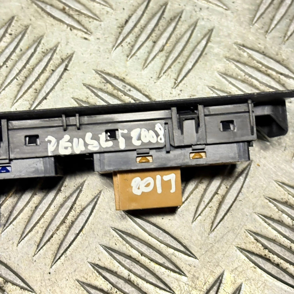 PEUGEOT 2008 2017 INTERIOR SWITCH PANEL 96750153ZD R2592