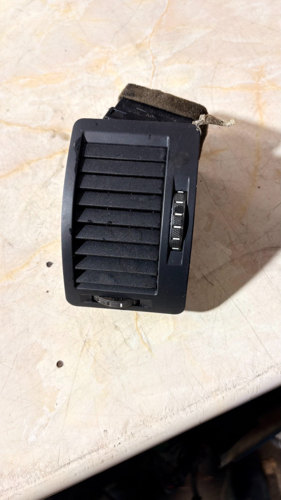 SKODA OCTAVIA MK2 2012 1Z PASSENGER SIDE FRONT HEATER AIR VENT