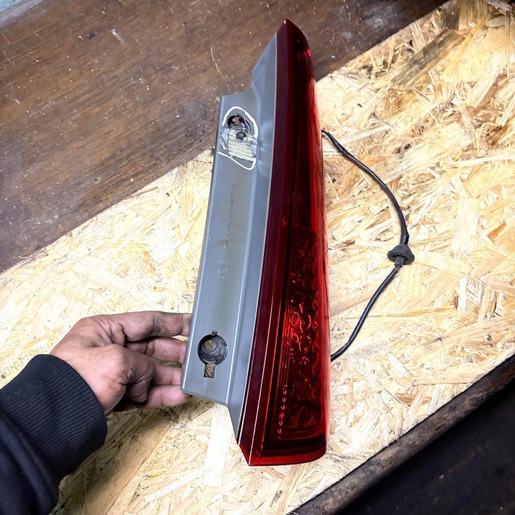 Kia Ceed SW Estate 2007-2012 Offside Rear Upper Tail Light 92404-1H3