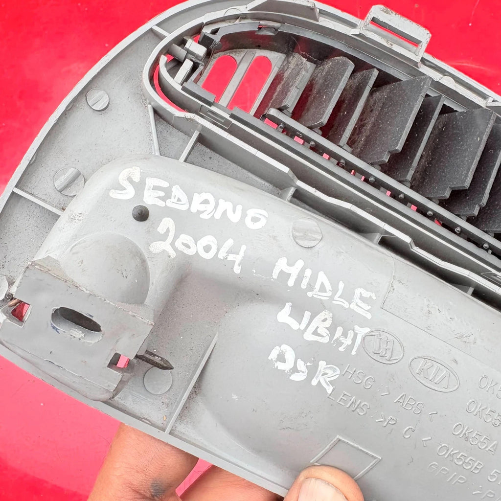 Kia Sedona 2004 Right Side Rear Handle w/Air Vents & Light OK552 51 310
