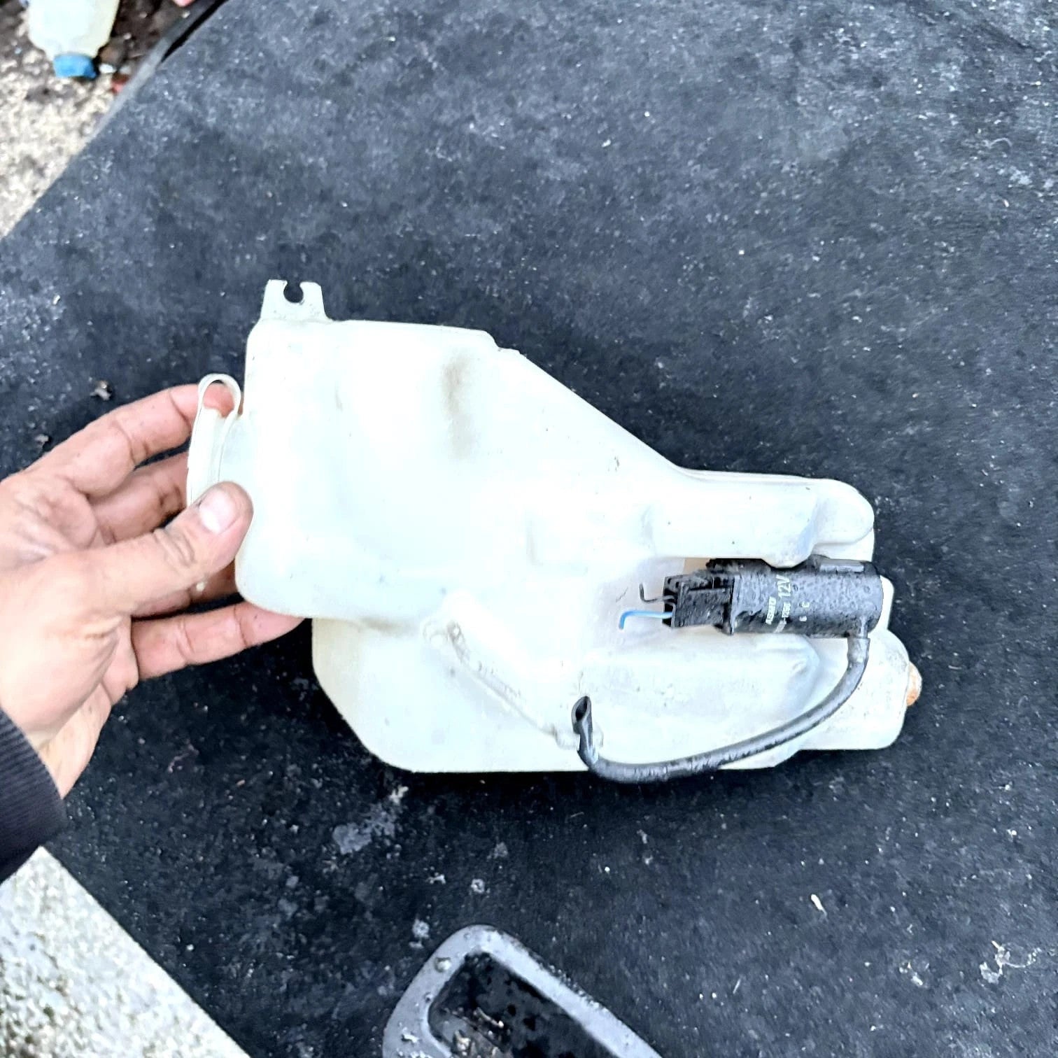 MAZDA MX5 WASHER TANK RESERVOUR WITH PUMP 1.8 MK2/2.5 NB