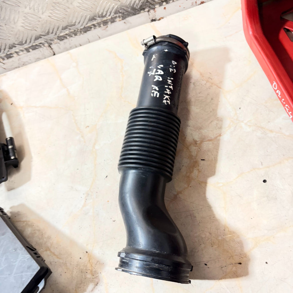 JAGUAR XE 2.0 2015-2021 TURBO DIESEL AIR FLOW INTAKE PIPE GX73-9C623-CA