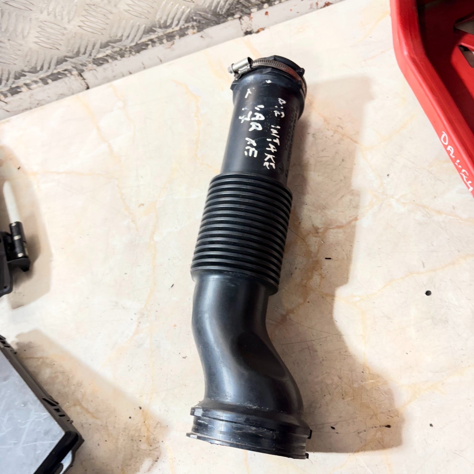 JAGUAR XE 2.0 2015-2021 TURBO DIESEL AIR FLOW INTAKE PIPE GX73-9C623-CA