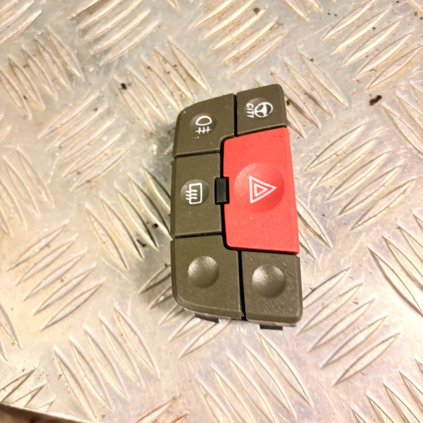 FIAT PANDA 03-12 HAZARD & FOG LIGHT SWITCH 735357113