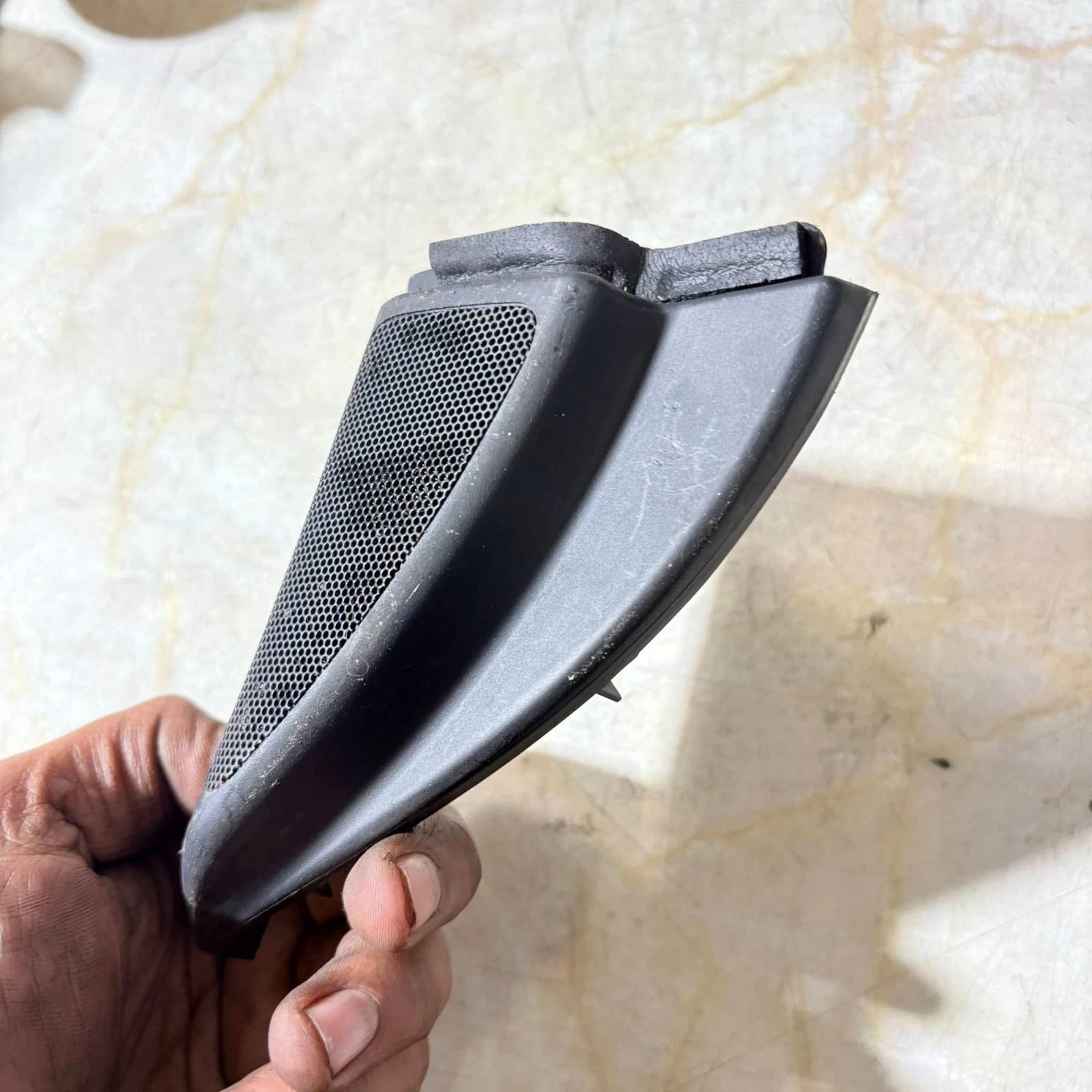 TOYOTA AVENSIS Driver Front SPEAKER TWEETER 67491-05060D with SURROUND TRIM 2004