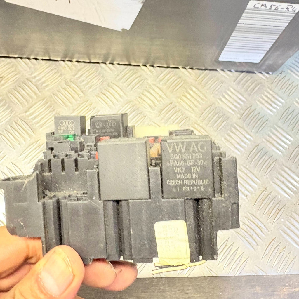 SKODA OCTAVIA MK3 2013-2016 1.6 TDI MANUAL FUSE/RELAY BOX 5Q0 937 615 C