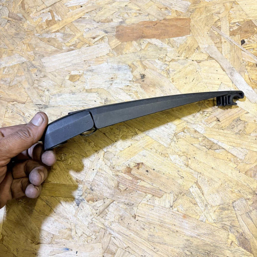 TOYOTA RAV4 MK2 2000-2005 REAR WINDOW WIPER ARM