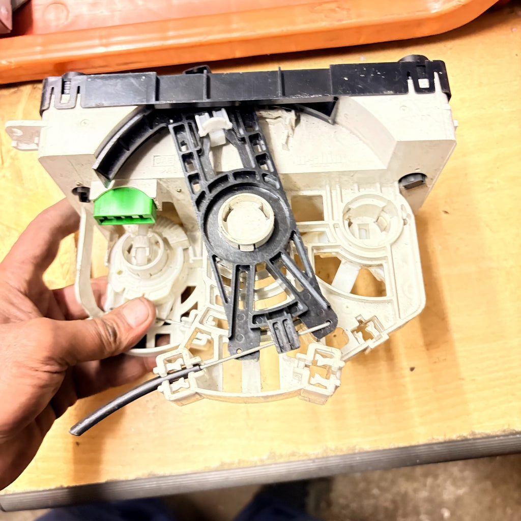 SUZUKI IGNIS 2003-2008 A/C HEATER CLIMATE CONTROL UNIT PANEL