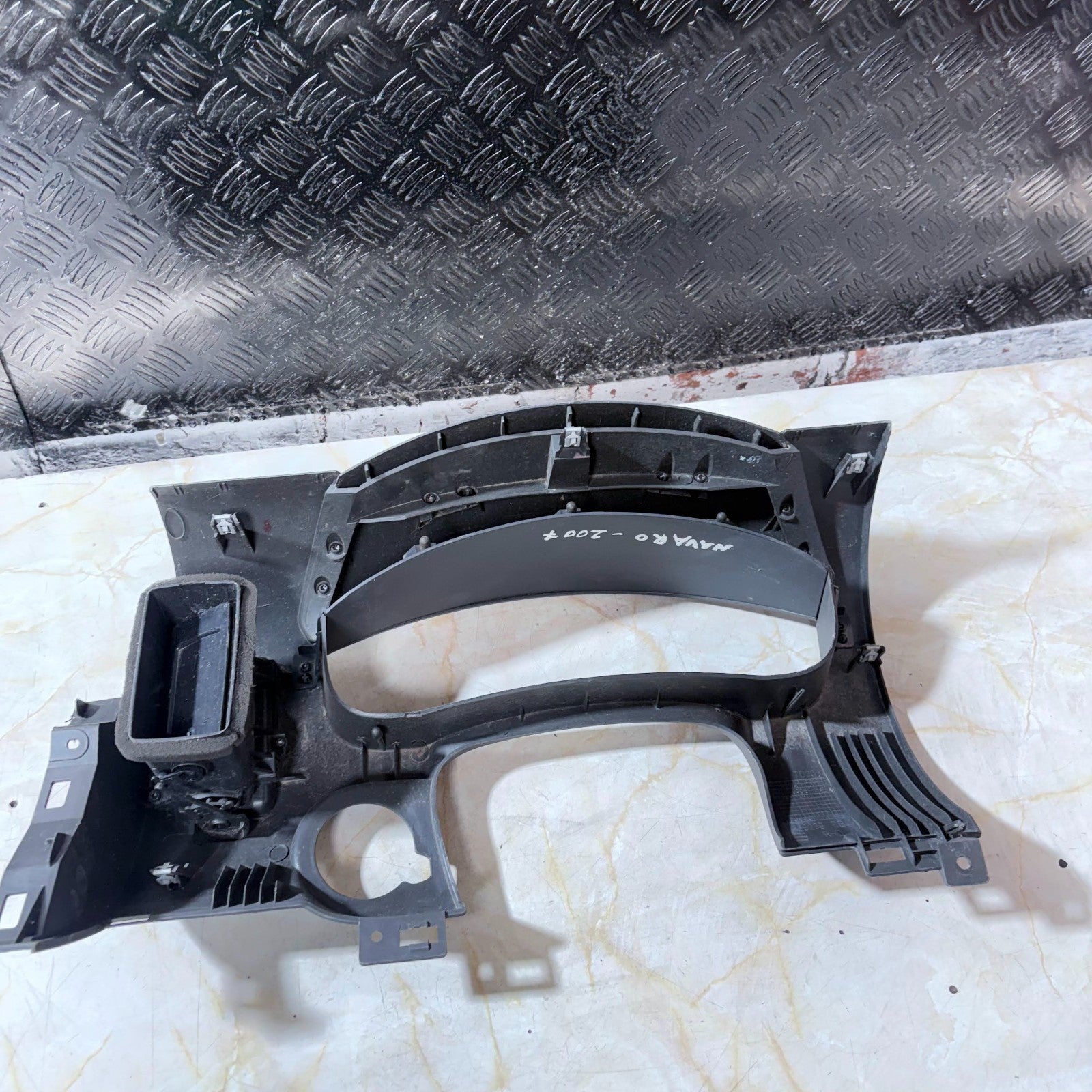 NISSAN NAVARA D40 2005-2015 SPEEDOMETER CLUSTER COCKPIT SURROUND TRIM 68236-EB41