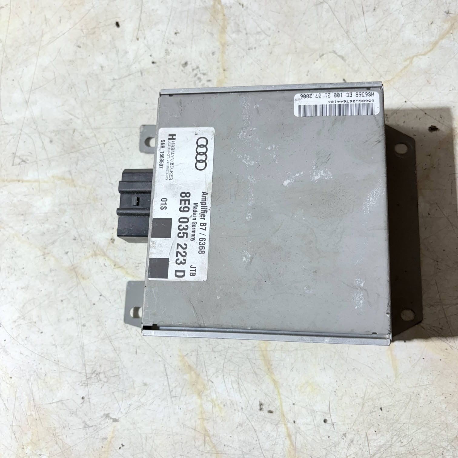 AUDI A4 SLINE B7 AUDIO RADIO AMP HARMAN & BECKER AMPLIFIER 8E9035223D 04-08