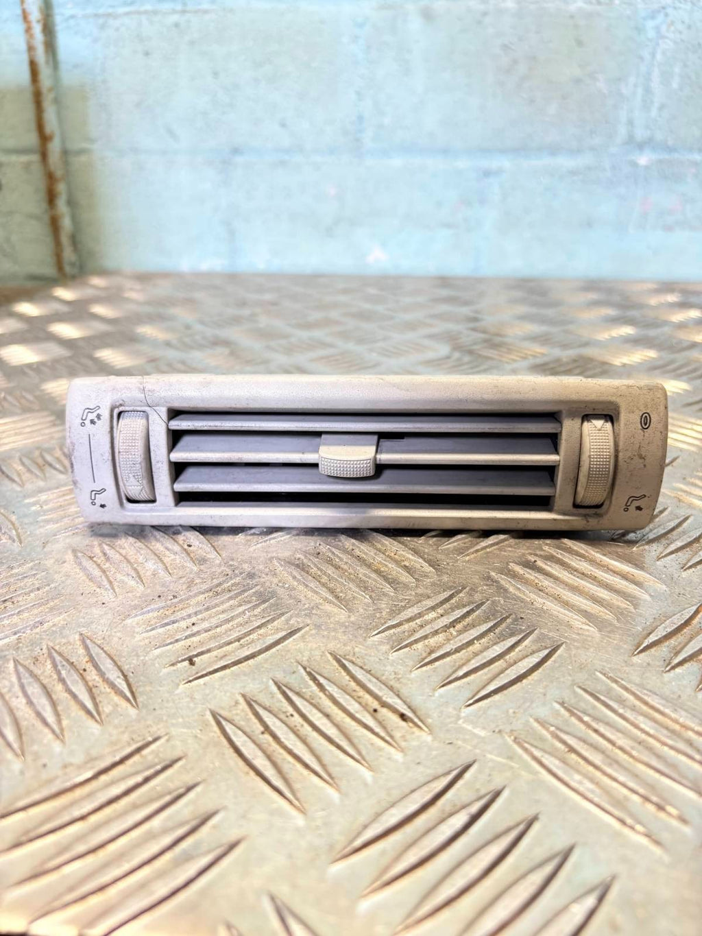 2006 VW SHARAN AIR VENT 7D0820951A