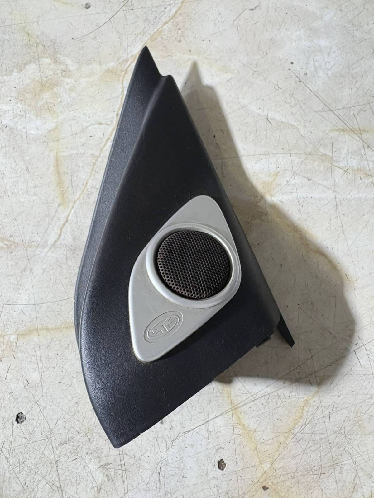 MITSUBISHI OUTLANDER MK2 2008 DRIVERS SIDE FRONT TWEETER SPEAKER SPC02065 (b28)