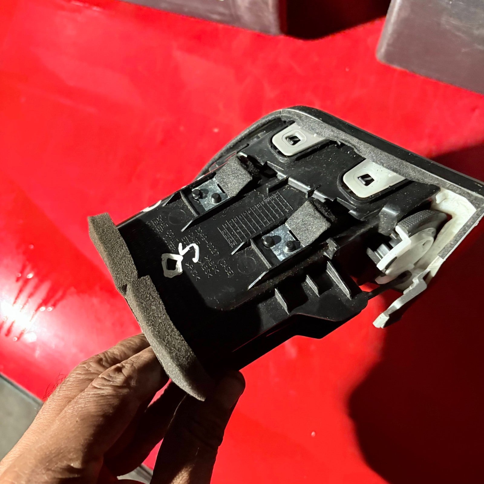 Nissan Qashqai 2013 Front Right Driver Side dashboard air vent