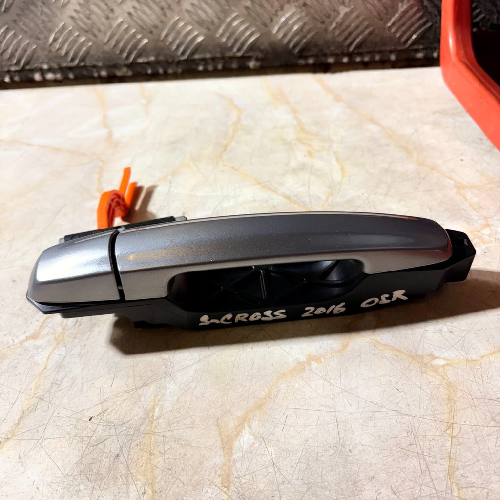 SUZUKI S-CROSS MK2 2016 EXTERIOR DOOR HANDLE REAR RIGHT DRIVER SIDE SILVER