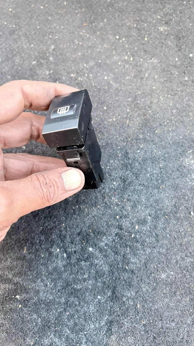Hyundai Accent Demist switch KIA