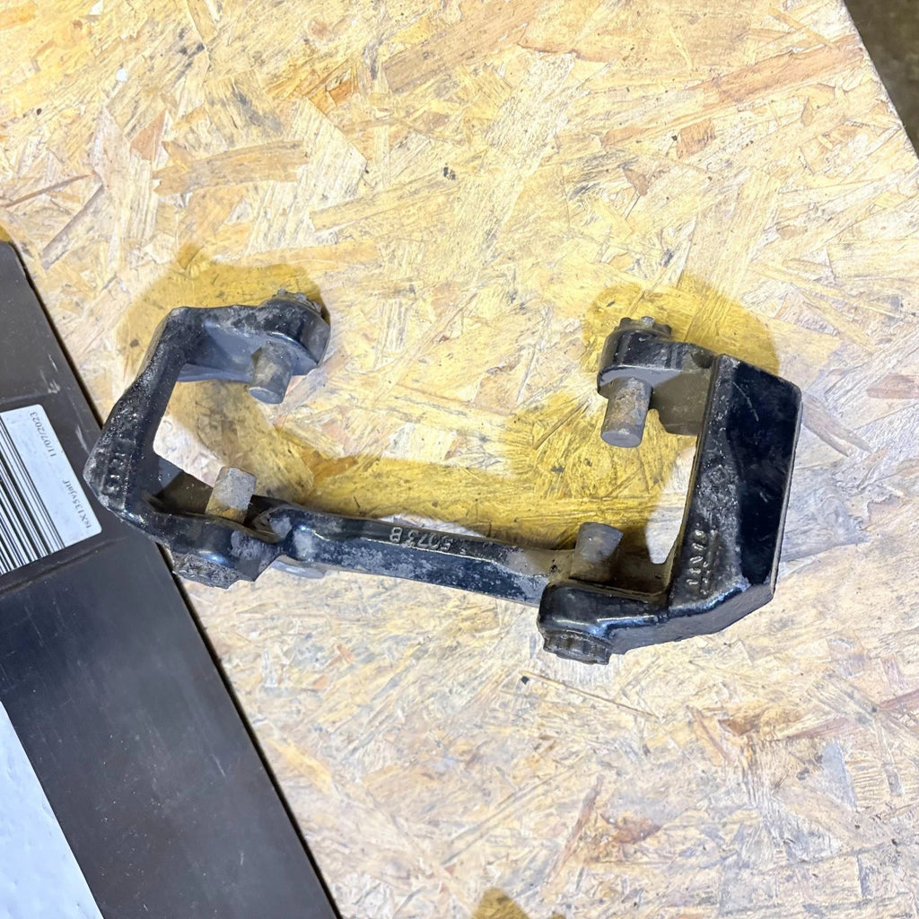 CITROEN C4 PICASSO MK1 2007-2013 FRONT RIGHT BRAKE CALIPER CARRIER BRACKET