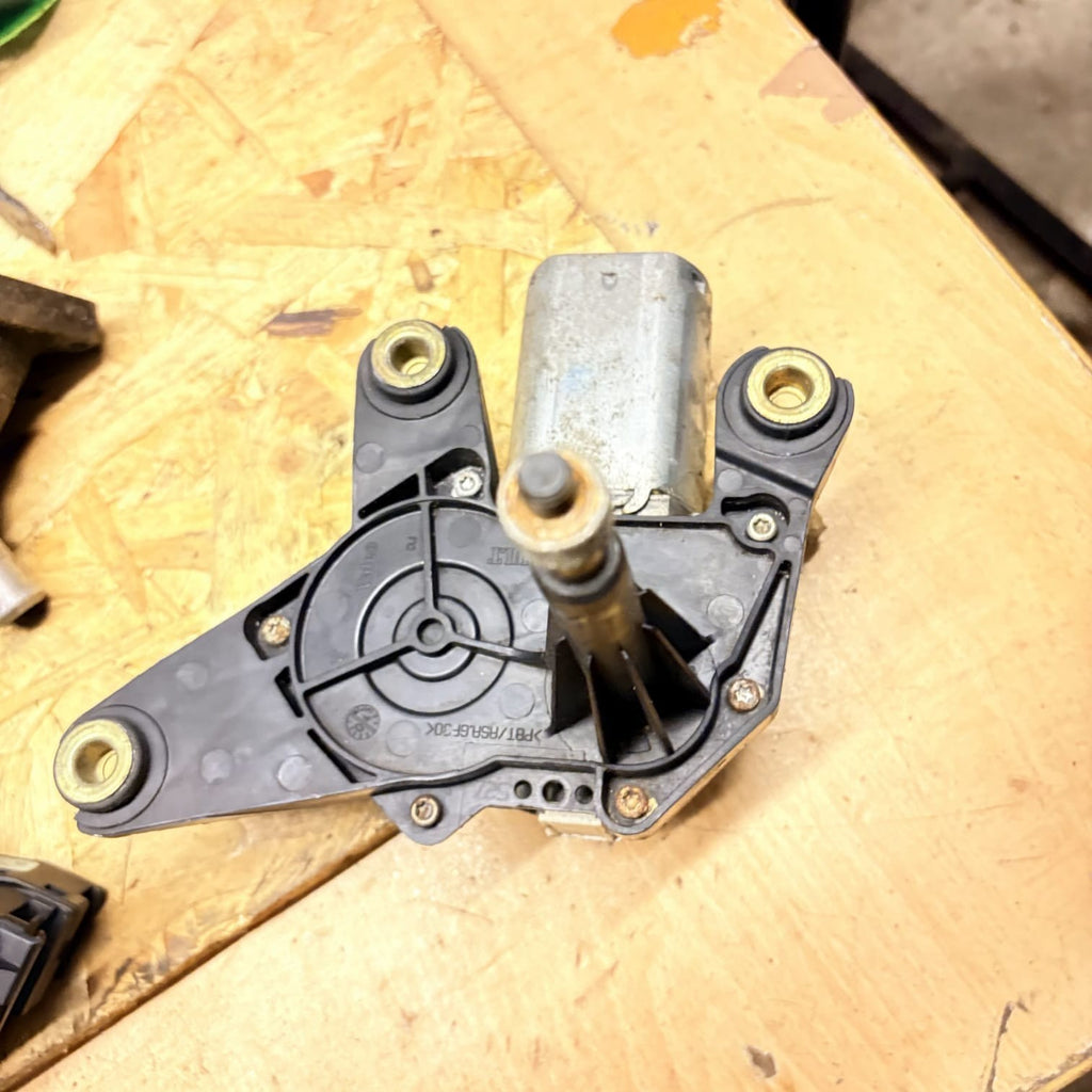 Renault Scenic 2003-2009 Rear Wiper Motor Valeo 53018912