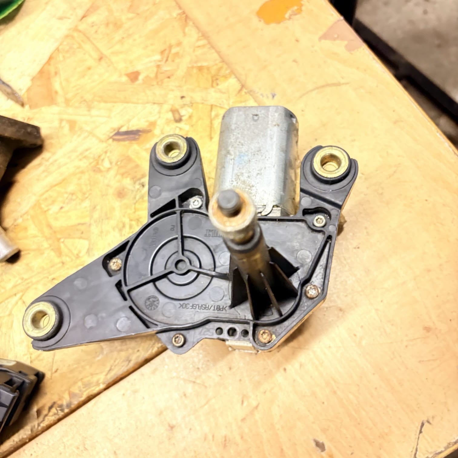 Renault Scenic 2003-2009 Rear Wiper Motor Valeo 53018912