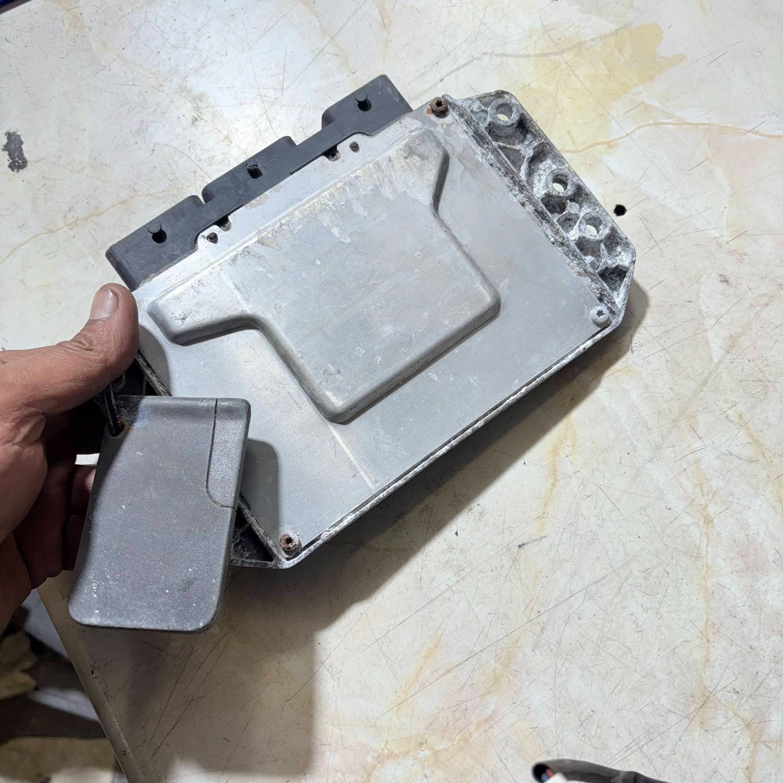 2008 RENAULT MEGANE ENGINE CONTROL UNIT MODULE 21584288-2A