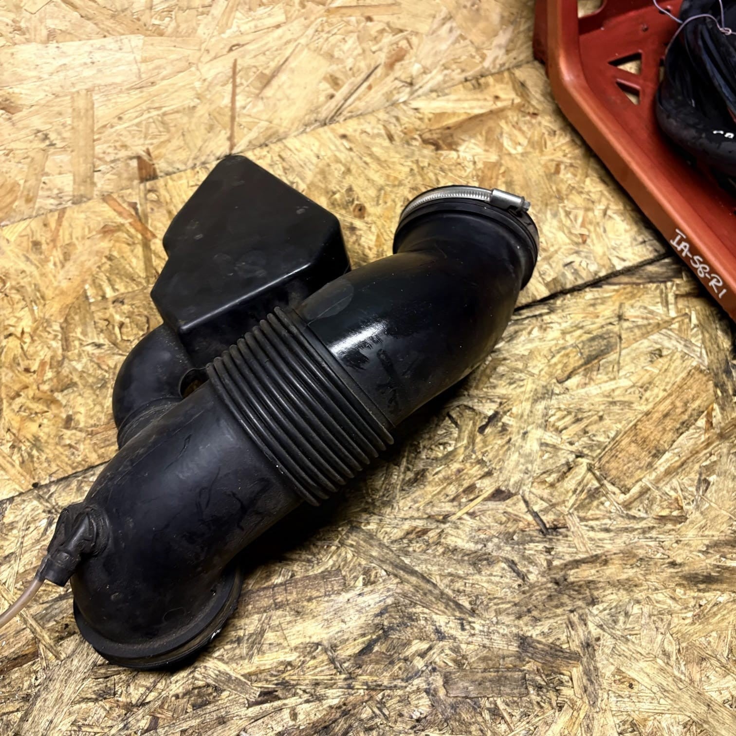 BMW X5 E53 4.4i 4.6is M62 Intake Boot Resonator 13717503375 7503375 7523726