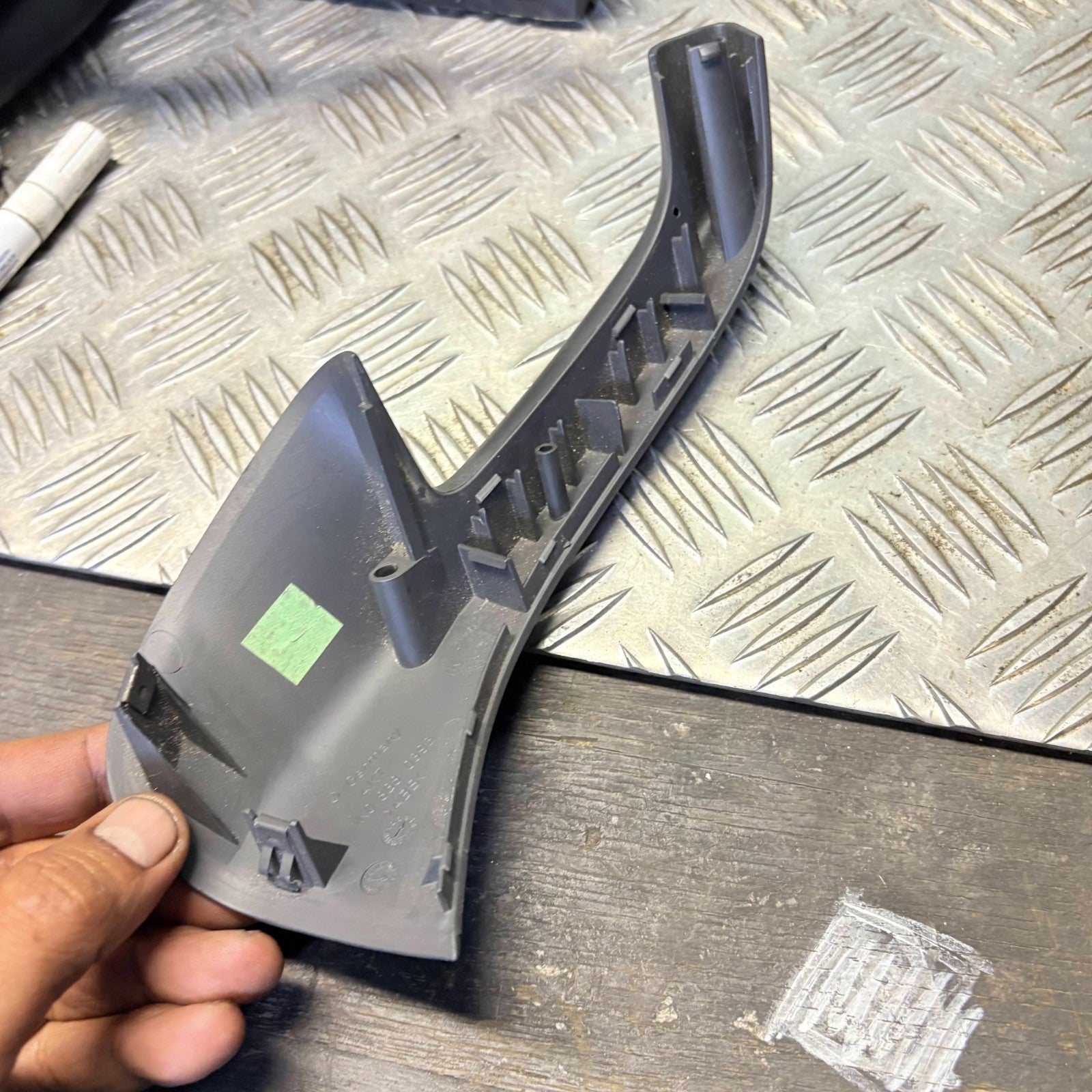 Volkswagen VW Interior Door Grab Handle 1KO 868 039