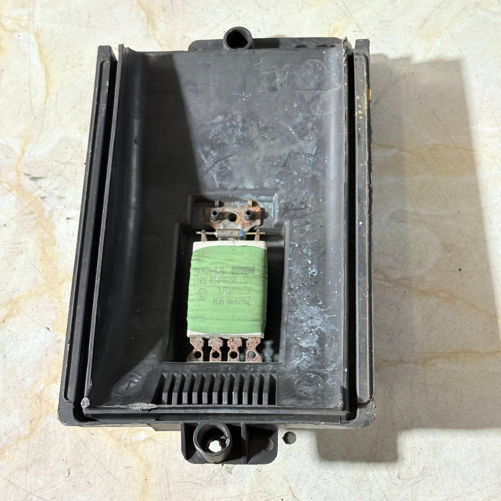VW Beetle 2006 Heater Blower Motor Fan Resistor
