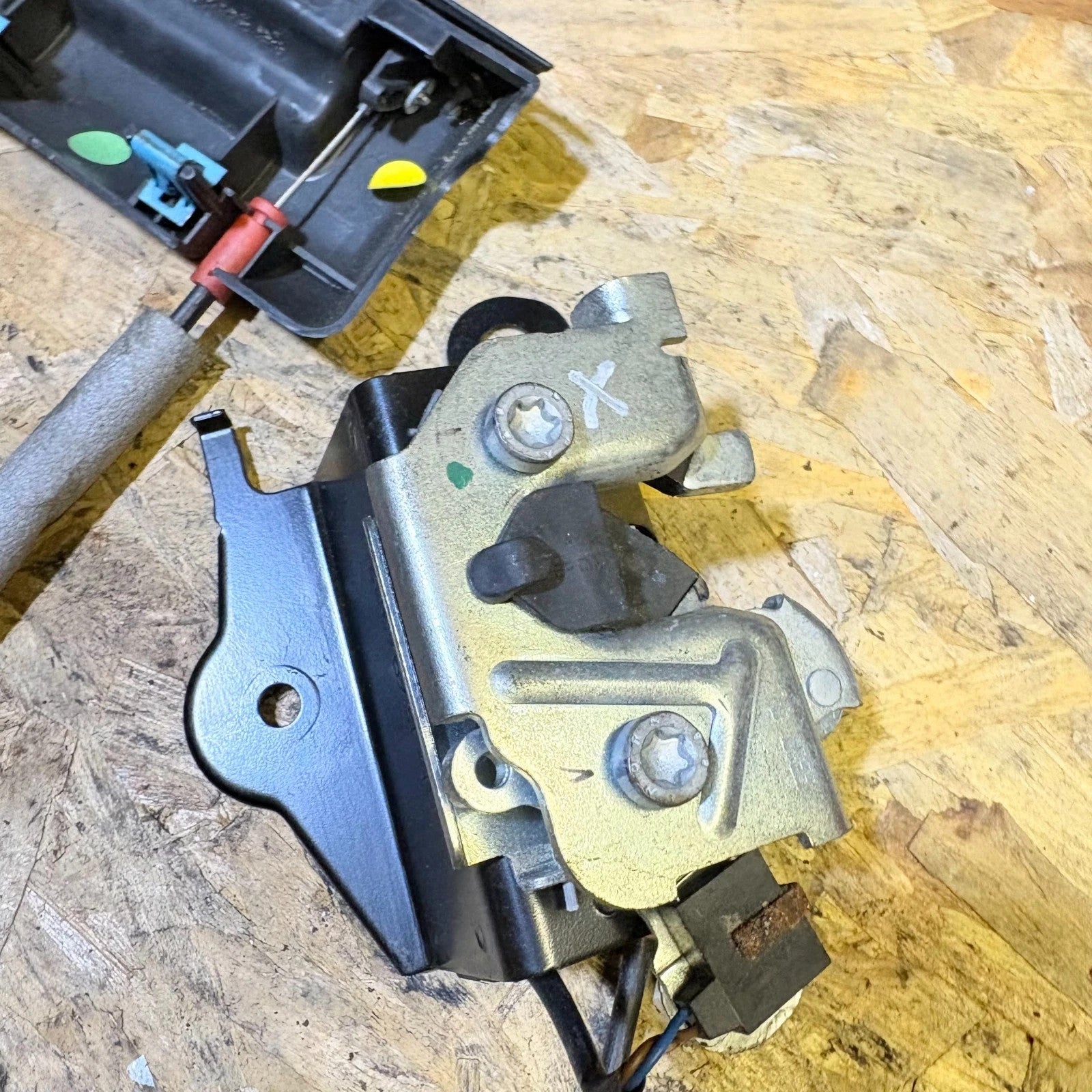 SAAB 93 DRIVERS SIDE REAR SEAT BACK CATCH & HANDLE