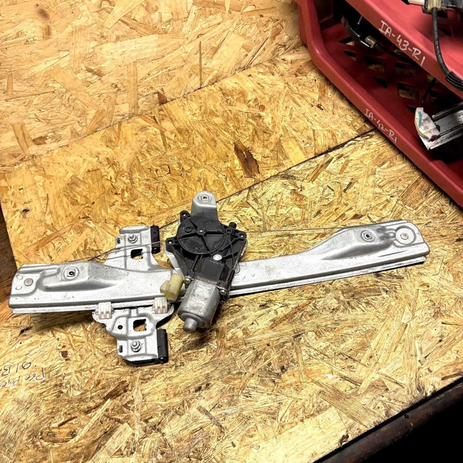 CHEVROLET CRUZE J300 2009-2015 Rear Right Driver Window Regulator 21645559