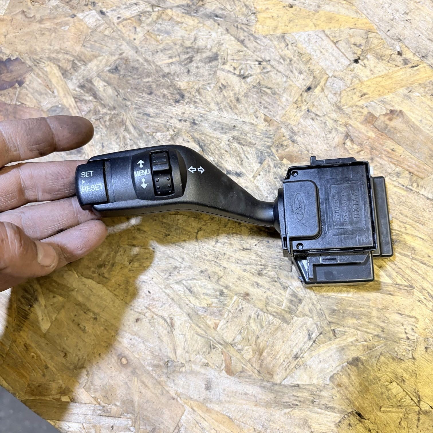 FORD FOCUS C-MAX KUGA TRANSIT INDICATOR STALK TURN SIGNAL SWITCH 17D940C