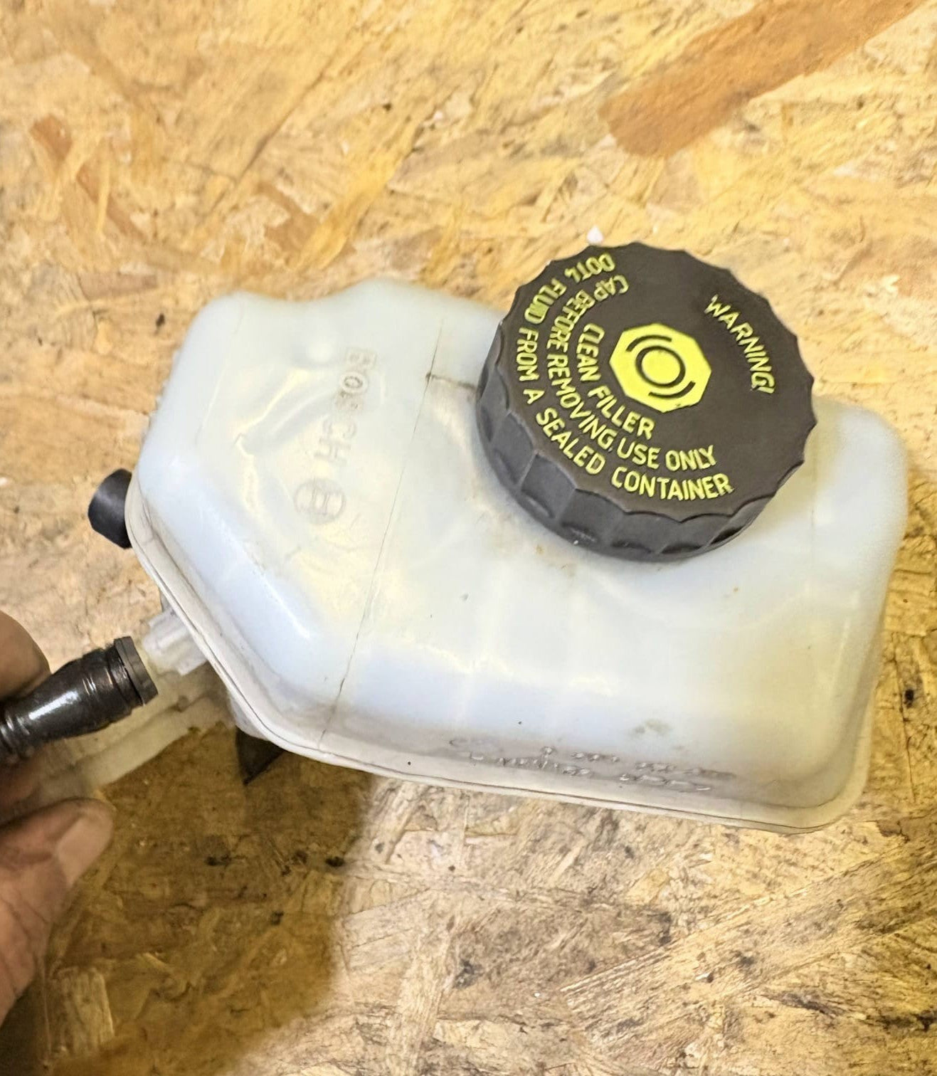 VAUXHALL CORSA D VXR 1.6T RHD 2007 - 2014 07-14 BRAKE FLUID RESERVOIR 0204051244