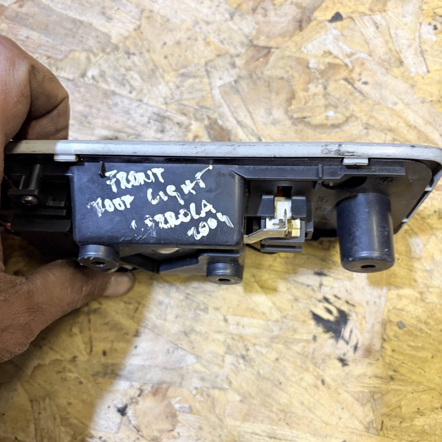 Toyota Corolla 2004 Roof Interior Light & Sunroof Switch Panel Overhead Console