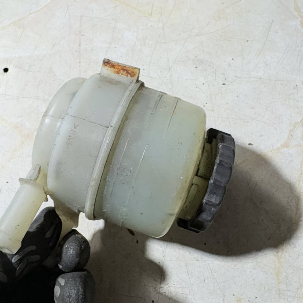 Daihatsu 2002-2007 Power Steering Fluid Reservoir Tank