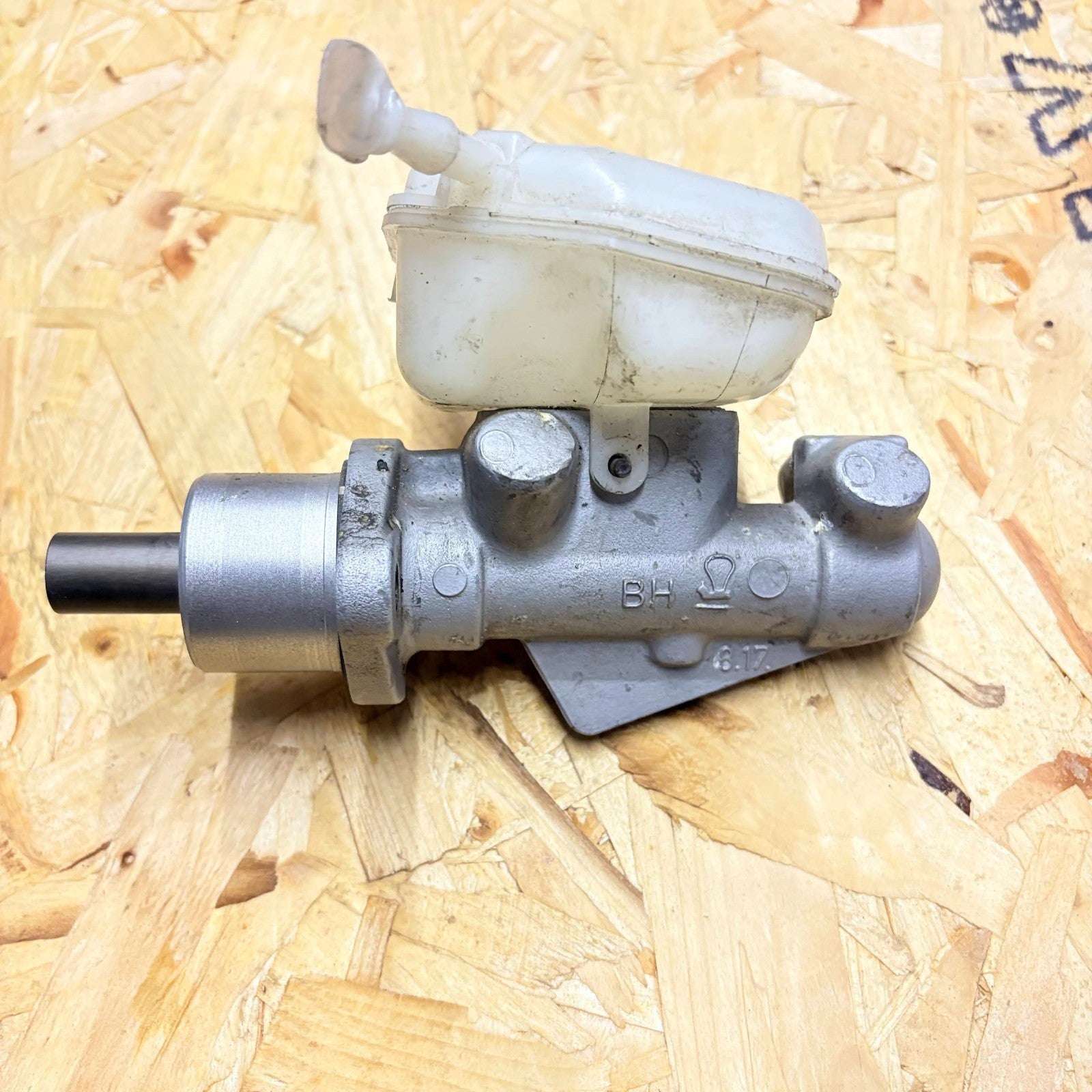 RENAULT TWINGO 2007-2008 BRAKE MASTER CYLINDER 8200479632