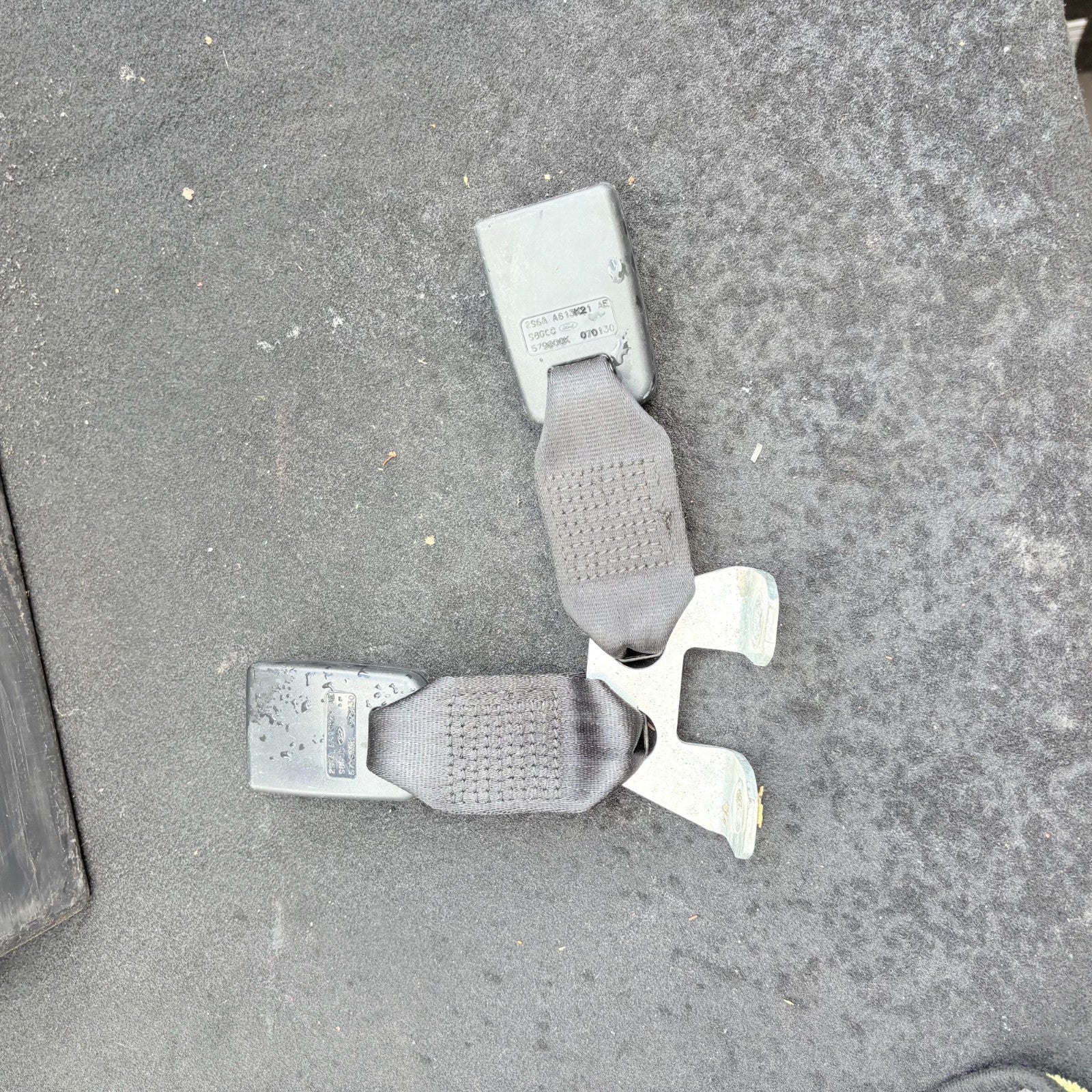 FORD FIESTA SEAT BELT STALK BUCKLE