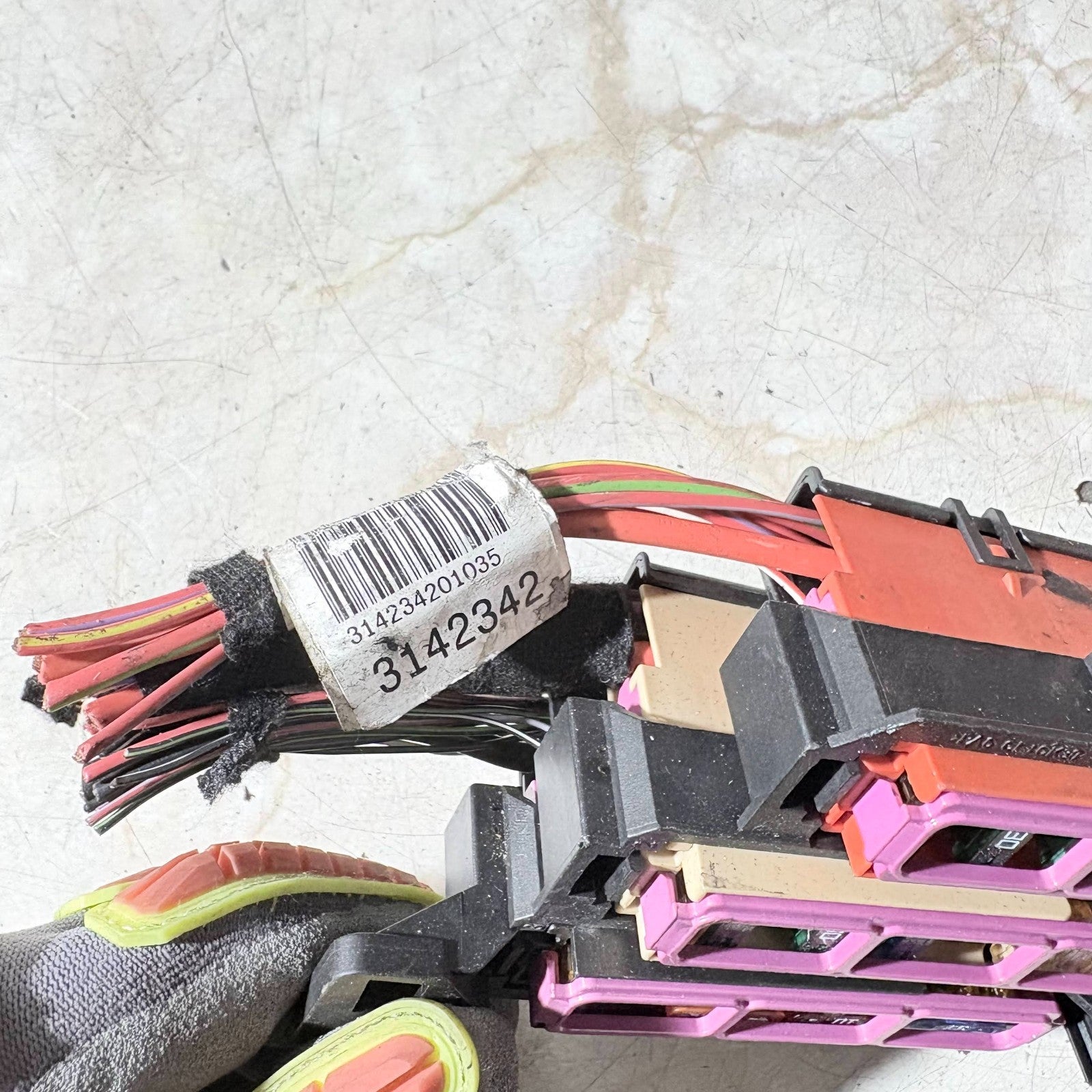 Audi A4 B8 2008-2012 Rear Trunk Boot Fuse Relay Box Block With Mount Bracket