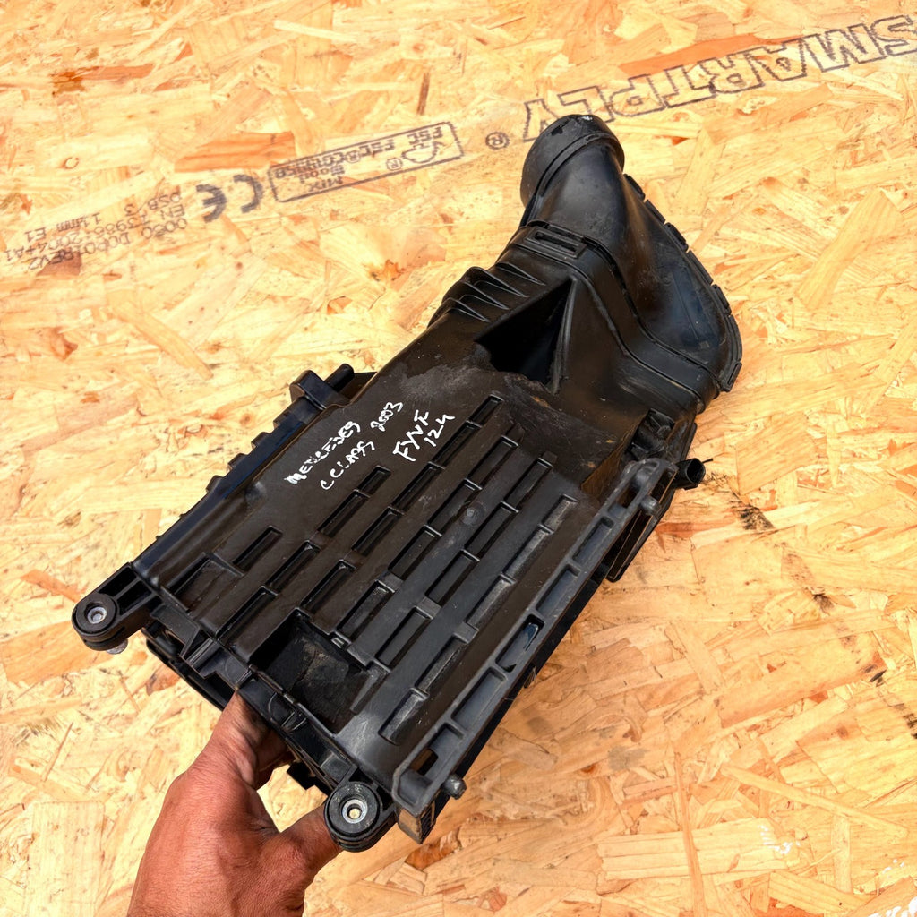 Mercedes-Benz C-CLASS 2003 Air Filter Box 2710900901