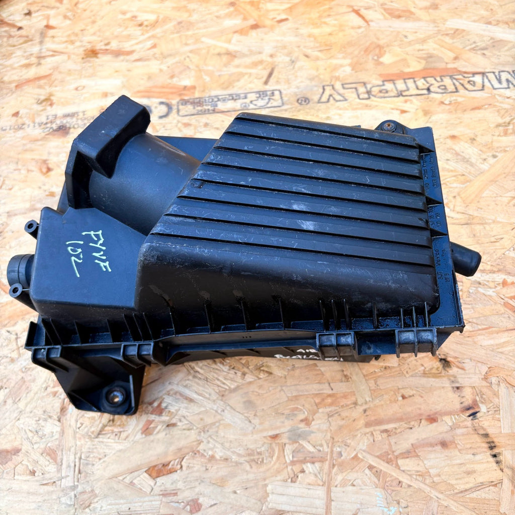 2004 Volkswagen New Beetle Air Filter Box Housing Airbox Intake Case