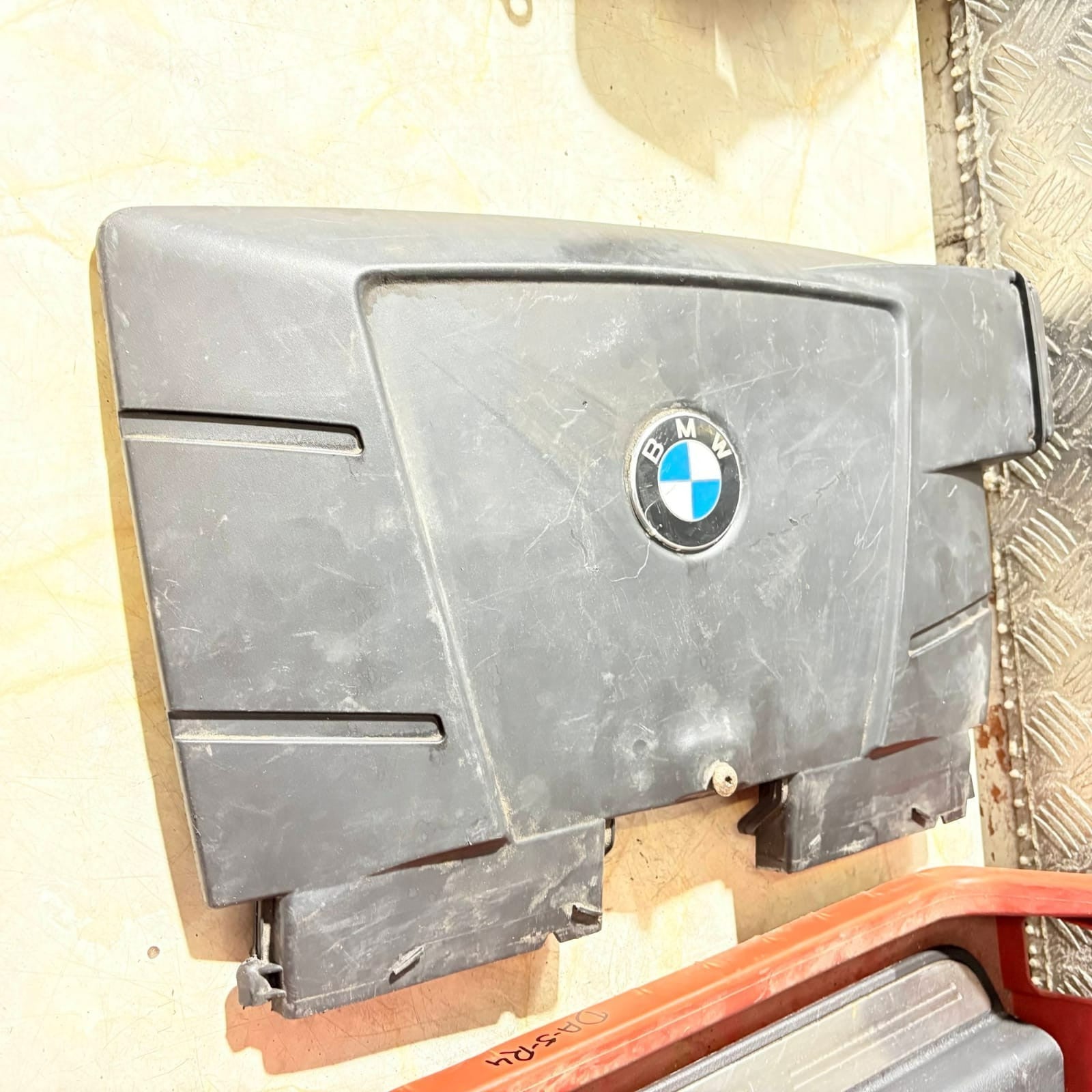 BMW 3 Series E90 E92 E93 06-13 Petrol Engine Air Intake Manifold Cover 7560918