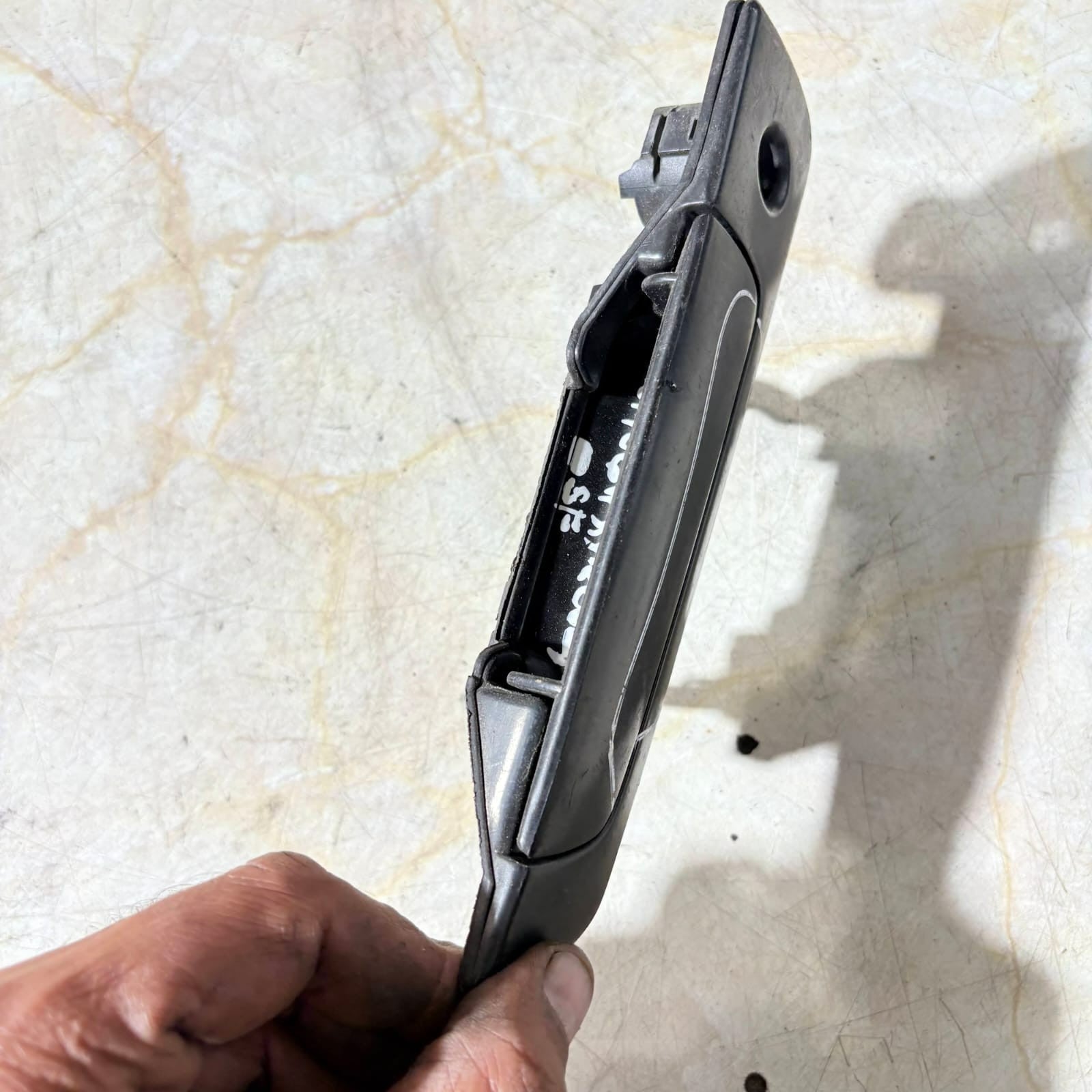 MITSUBISHI SHOGUN PININ EQUIPPE GDI Driver Front EXTERIOR HANDLE (OSF) MR271868