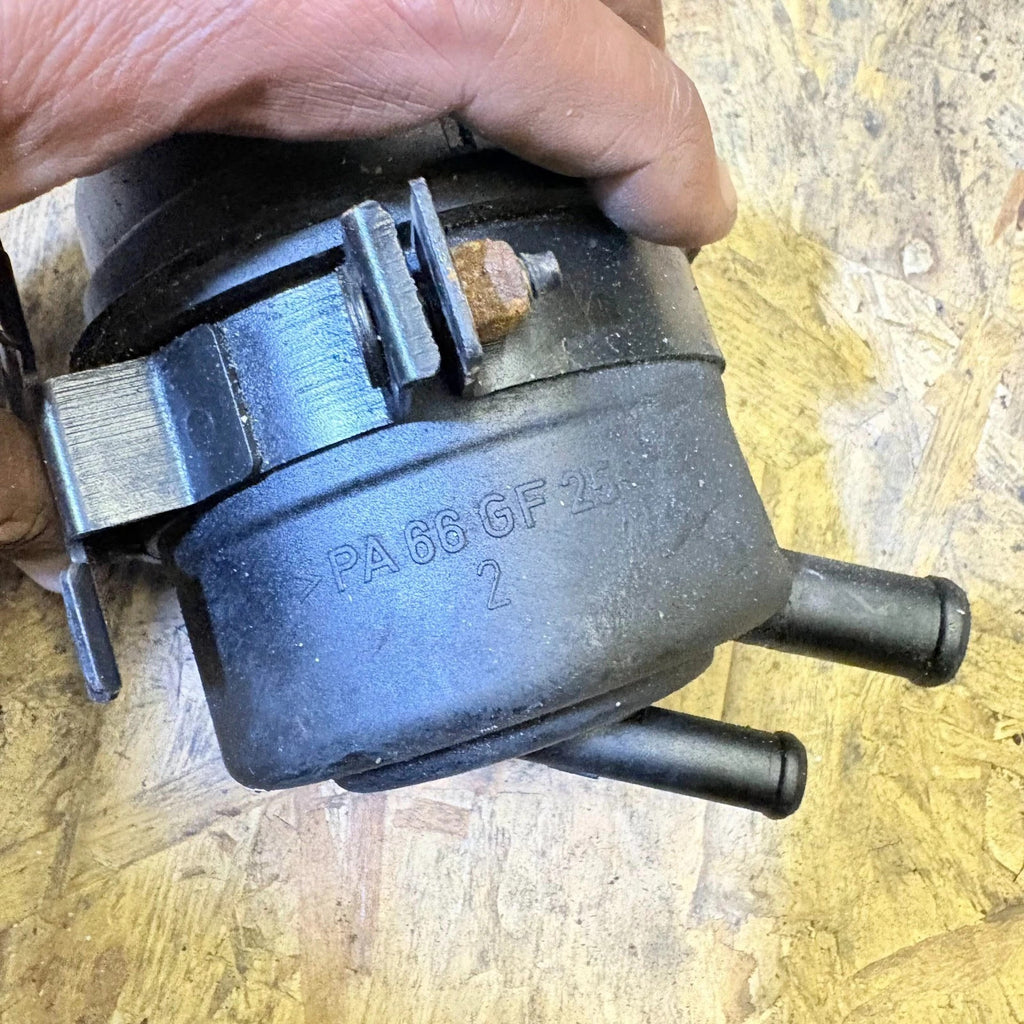 Mercedes ML W163 97-05 C W203 00-08 E W211 02-09 Power Steering Tank A2034600083