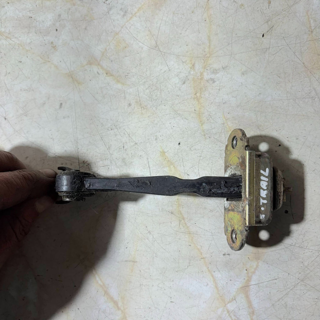 NISSAN X-TRAIL 2004 O/S/R DRIVER SIDE REAR DOOR STOP STRAP CHECK