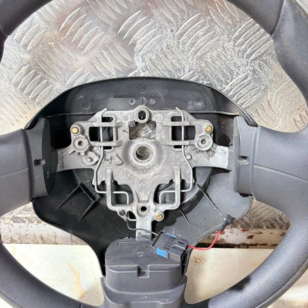 2009-2012 CITROEN PICASSO STEERING WHEEL PART CLEAN CONDITION