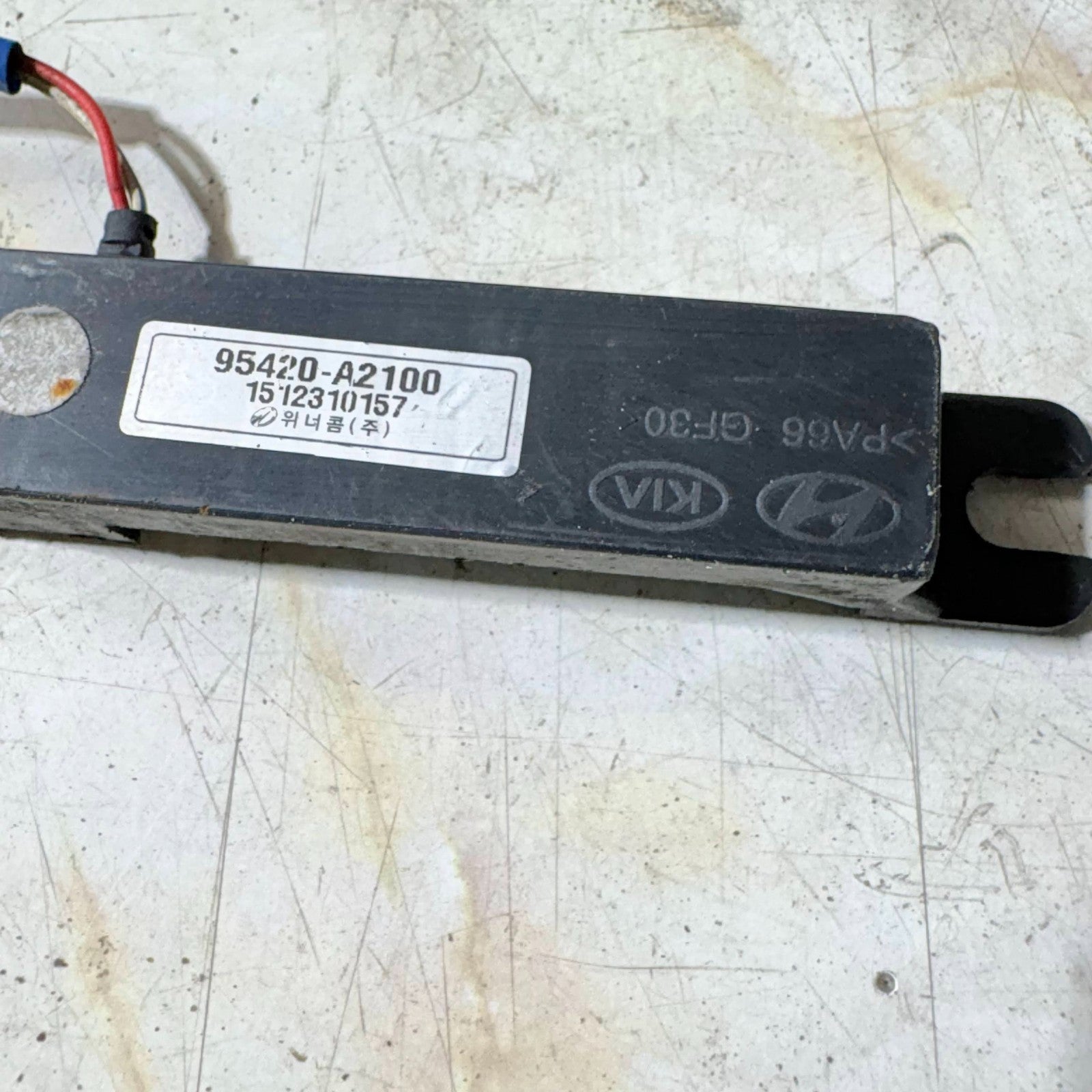 KIA PRO CEED 2016 AERIAL AMPLIFIER MODULE 95420-A2300