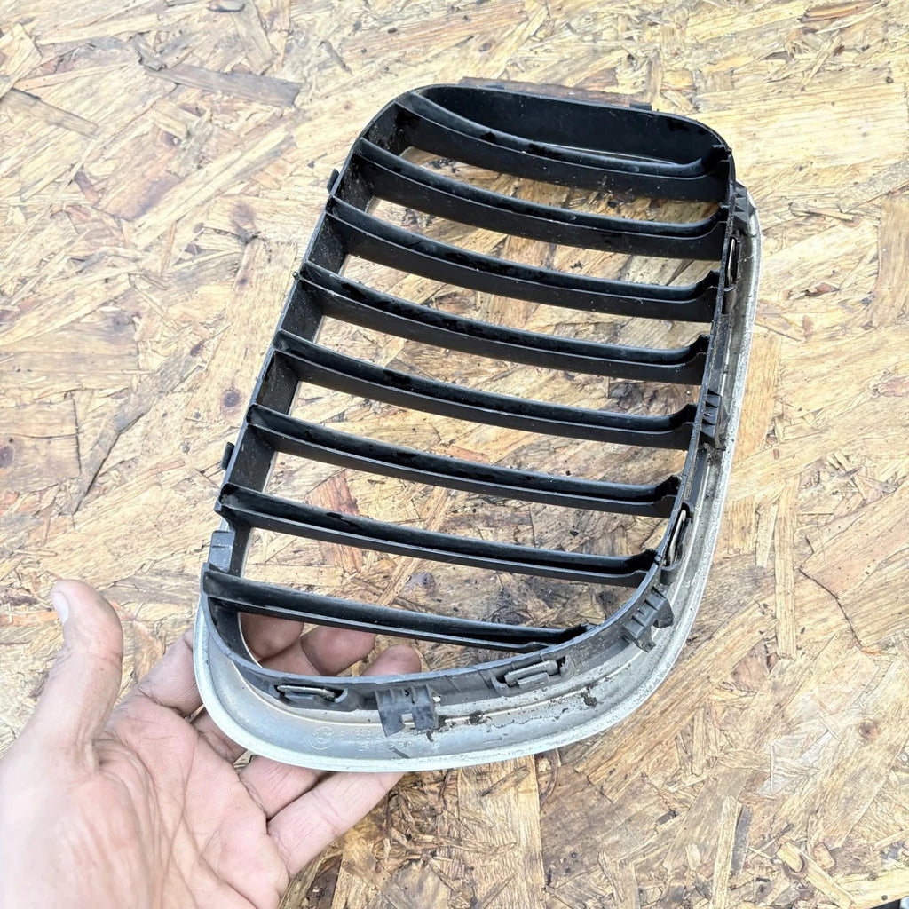 BMW X5 E53 Radiator Grille 51138247674 3.00 Diesel 135kw 30584482