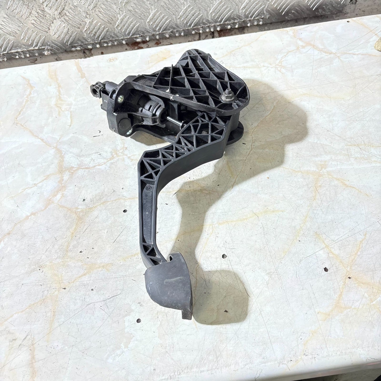 Seat Toledo MK3 5P 2.0TDi 103kW 2007 Diesel RHD Clutch pedal assembly 1K0721796E