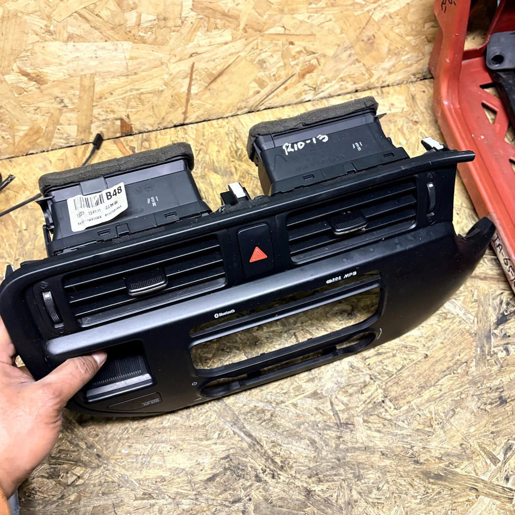 2013 KIA RIO RADIO TRIM WITH AIRVENTS 97420-1W900, 84741-1W900 2012-2016